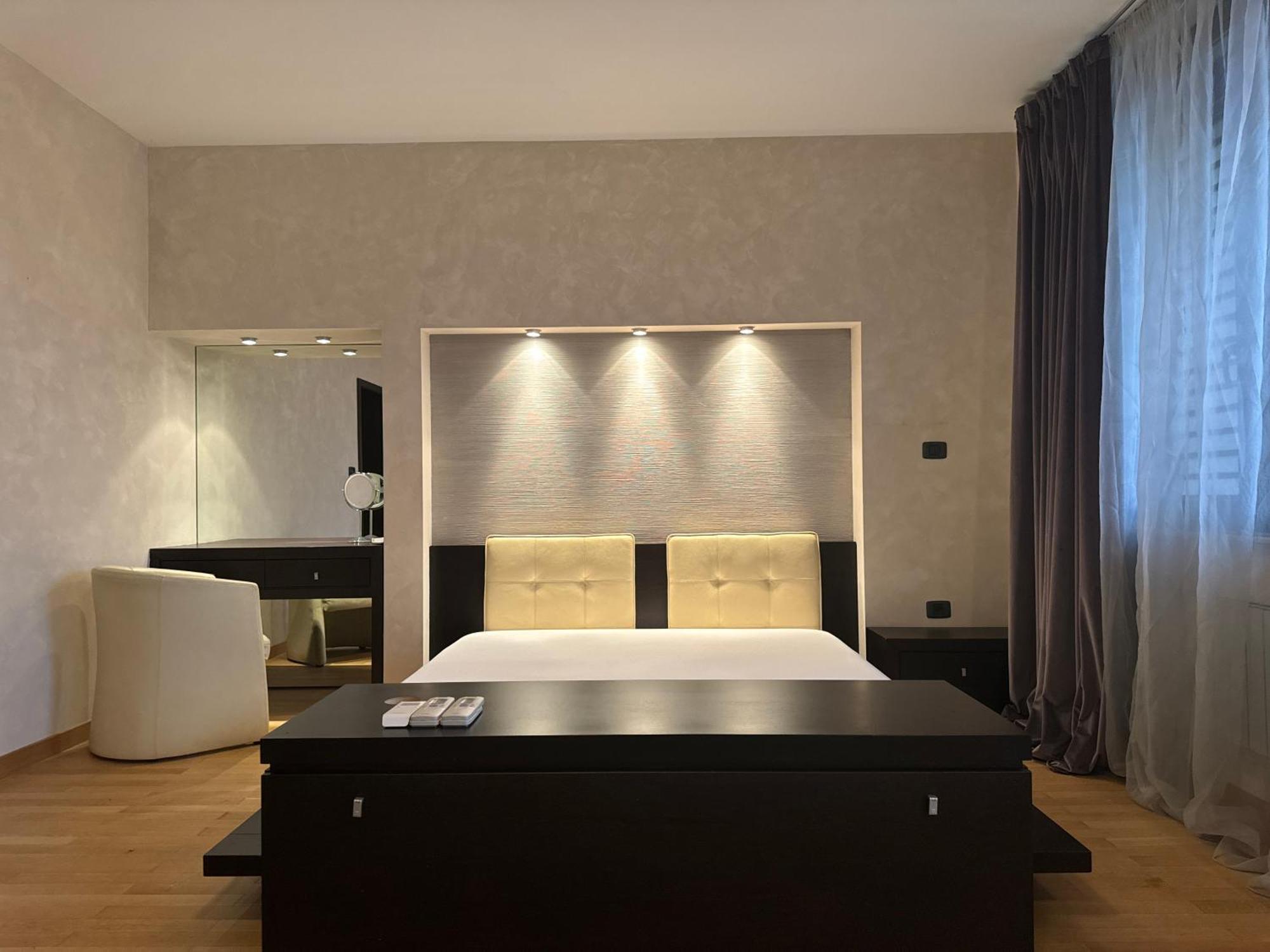 Spacious Luxury Close To Marinela